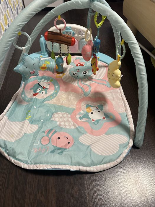 Килимок для немовляти розвиваючий