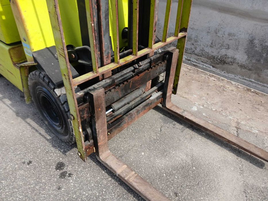 Empilhador Clark 1500 kgs gasoleo