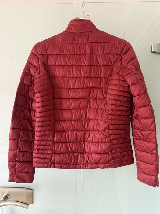 Burgundowa kurtka Massimo Dutti