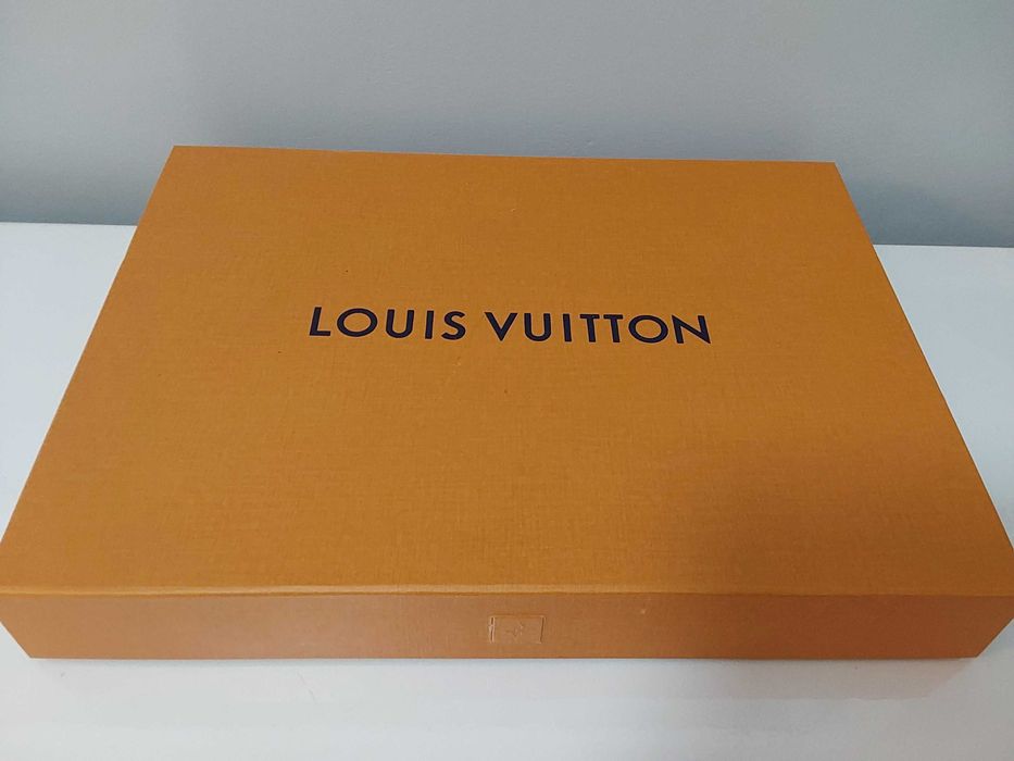 Louis Vuitton Cachecol Lenço