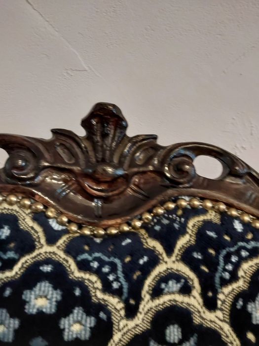 Sprzedam.stare krzesło