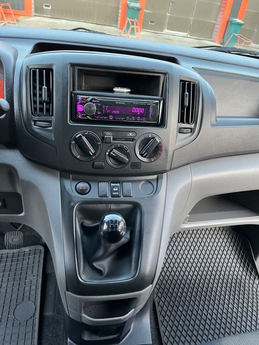 Продам бус Nissan nv200 1.5 dci