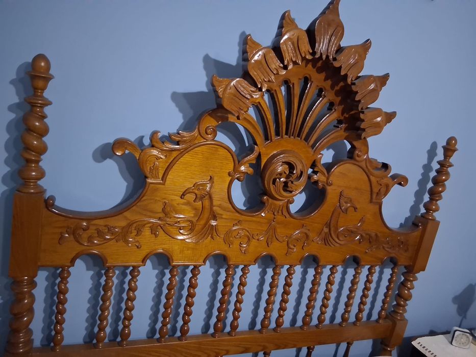 Vendo quarto de casal de madeira maciça