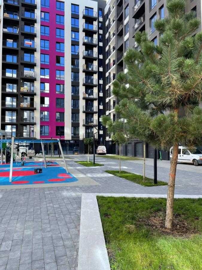 3 кім квартира з балконом у ЖК Фемелі Плаза за вул. Крайківського