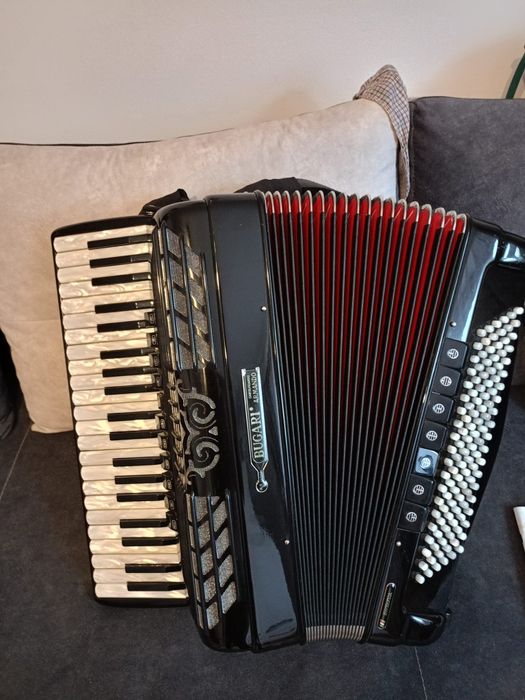 Włoski akordeon BUGARI