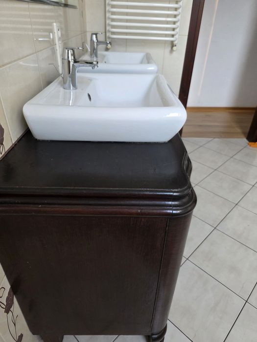 Komoda łazienkowa umywalki baterie