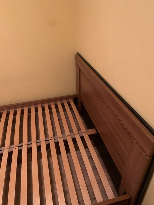 Sprzedam solidne łóżko dębowe 160cm 200cm + stolik nocny