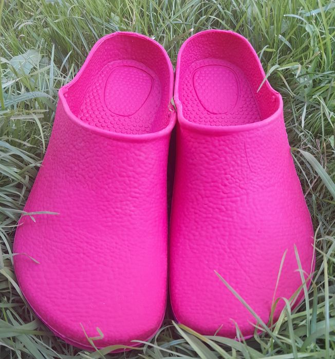 Гумове жіноче взуття