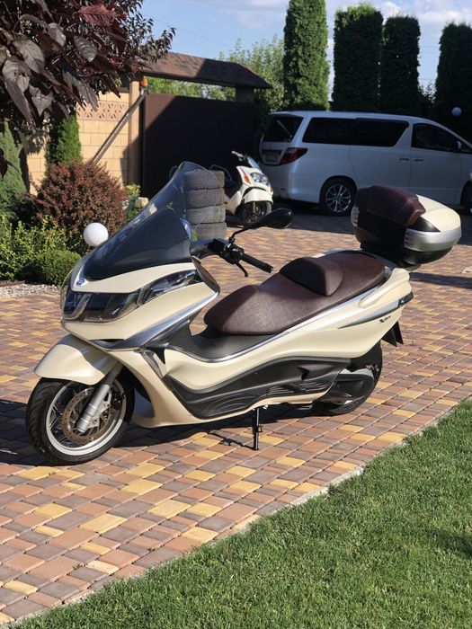 Свіжак!З Японії ! PIAGGIO X10-350!