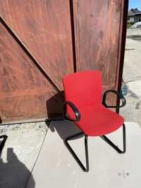 Krzesła konferencyjne czerwone comforto