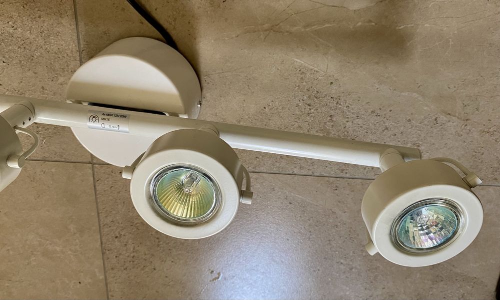 Lampa sufitowa halogenowa
