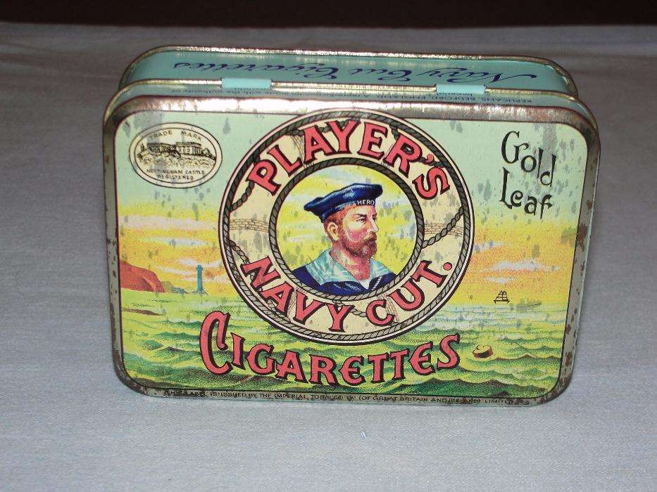 Antiga lata de tabaco Player's Navy Cut