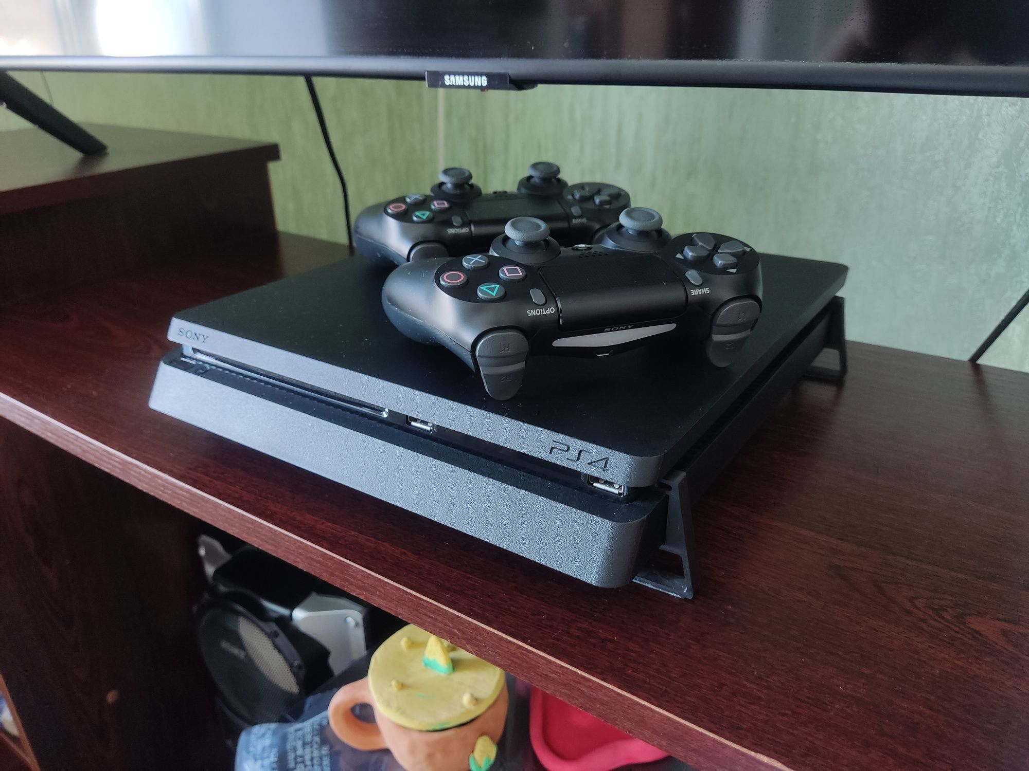 Sony PlayStation 4