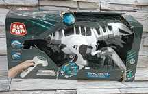 Interaktywny dinozaur sterowany pilotem Dinotech