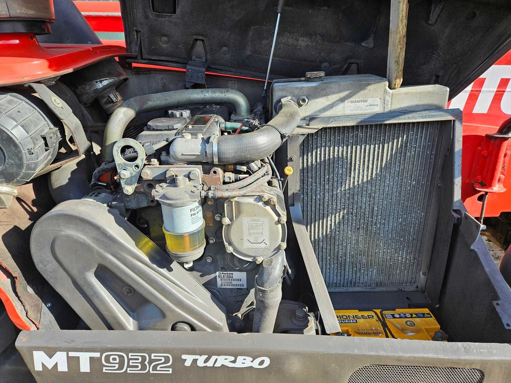 Ładowarka teleskopowa MANITOU MT932 r.2013 bdb Opony bdb, łyżka, widły