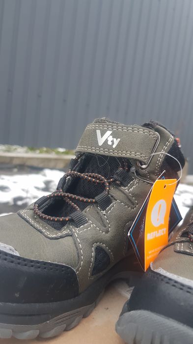 дитяче нове зимове взуття Vty , розмір 29