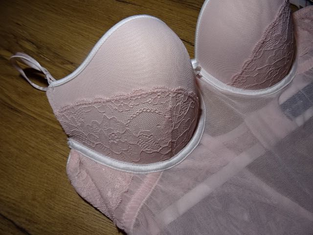 Grey piękna koszulka delikatny róż nowa 80 D