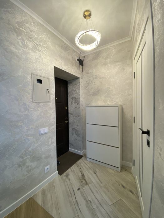 Продаю 2 комнатную квартиры м. Научная, пр. Науки, 23