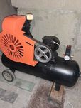 Компрессор 650л/хв. Ресивер 120л.Тиск 10Атм. 4кВт.380v. .
