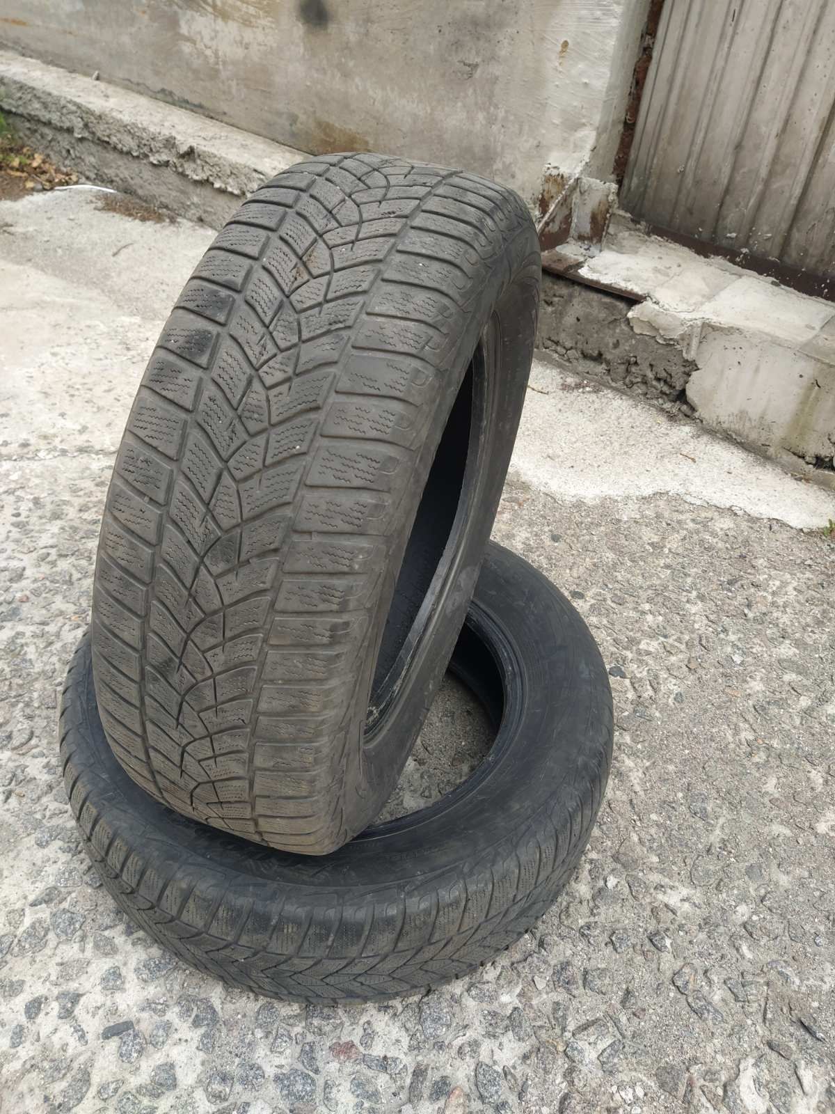 Продам резину R16 215 65