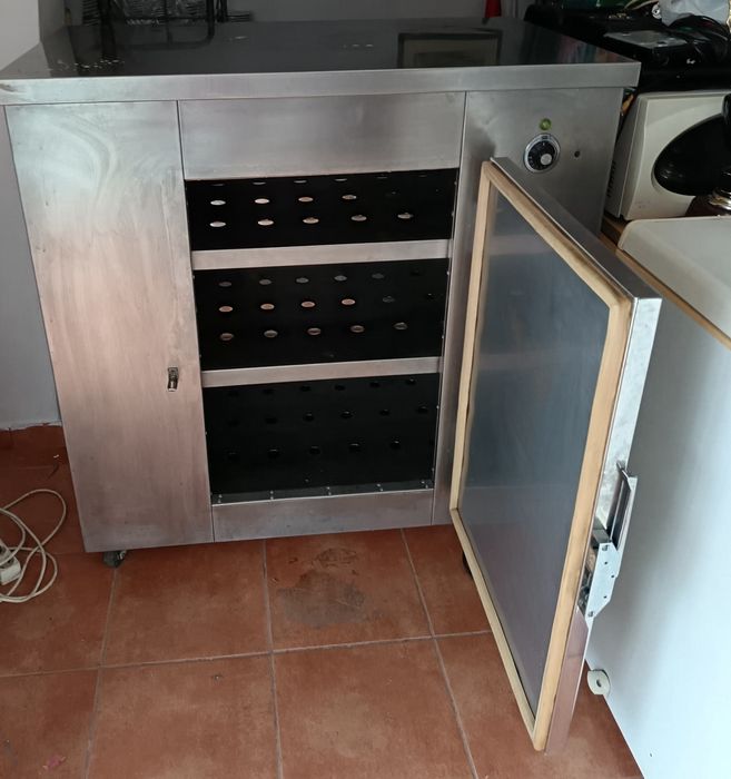 Balcão quente em inox com uma porta