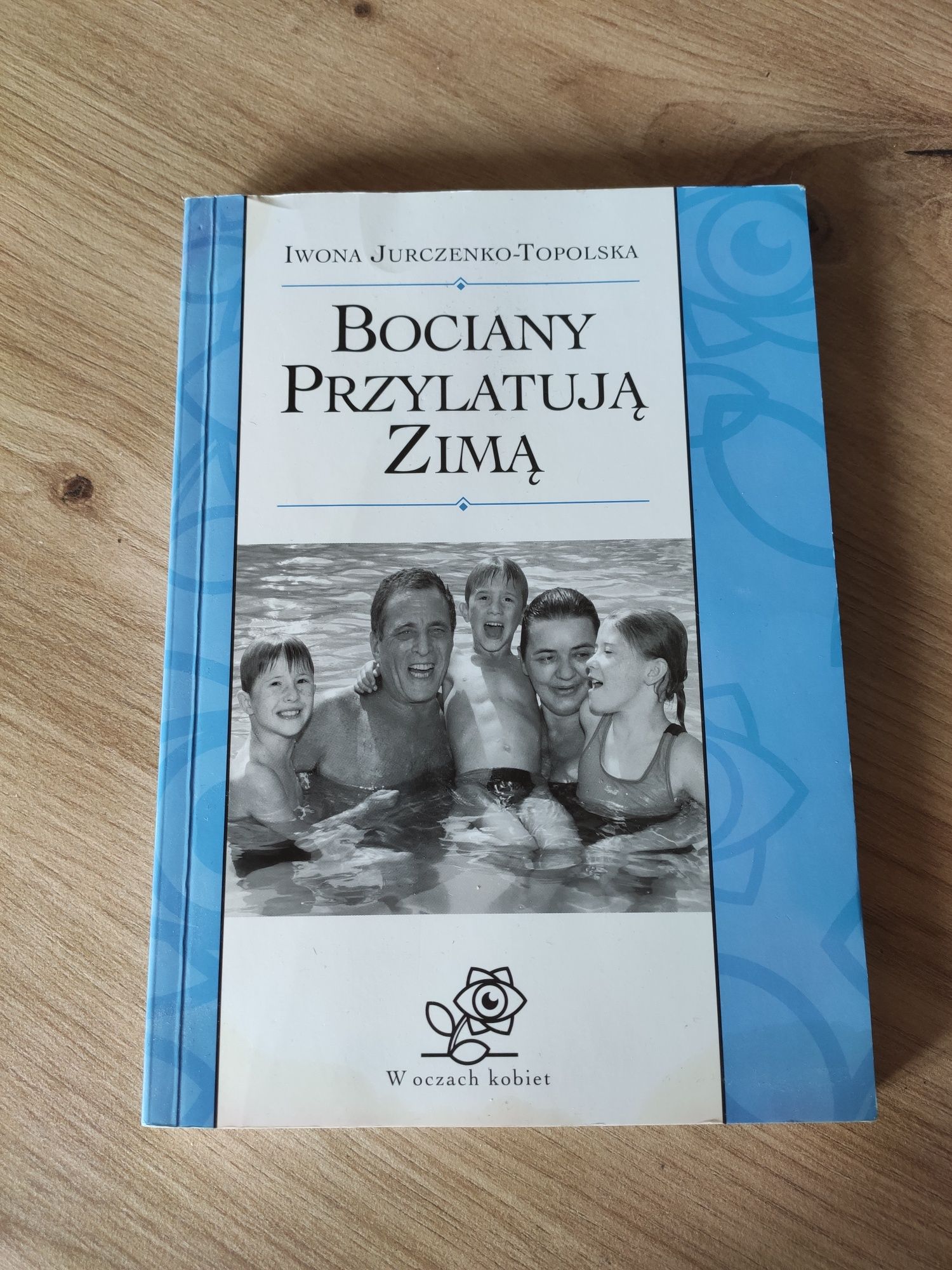 Książka Bociany przylatują zimą