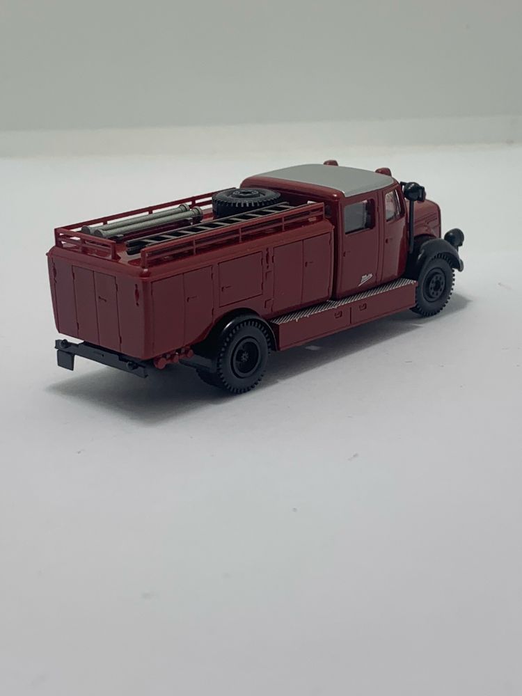 ( V ) _ Mercedes Bombeiros da Brekina escala 1/87