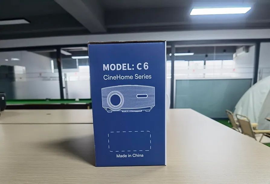 Mini przenośny projektor Giaomar C6 HD Nowy