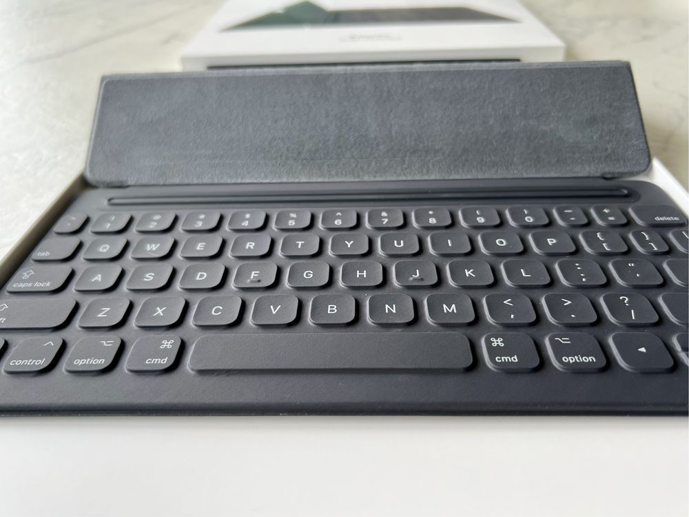 Apple Smart Keyboard 10,5ʼʼ. Новий чохол-клавіатура для Ipad Pro