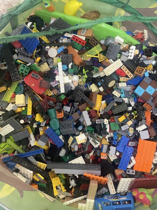 Продам мішок лего