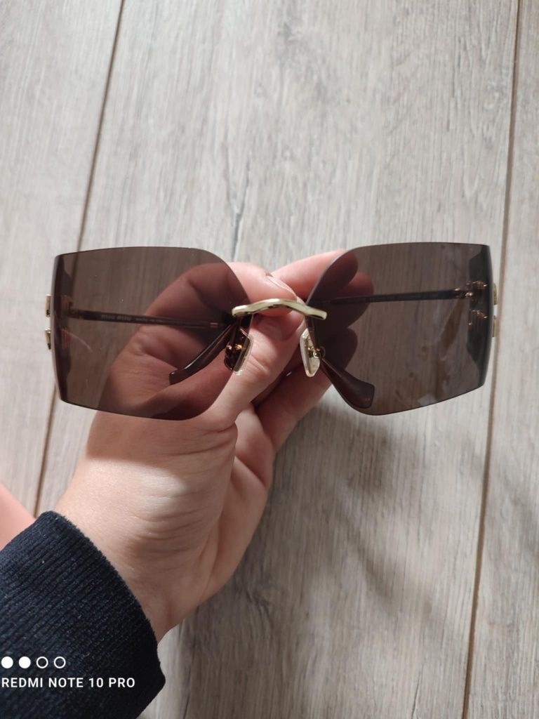 Okulary przeciwsłoneczne miu miu