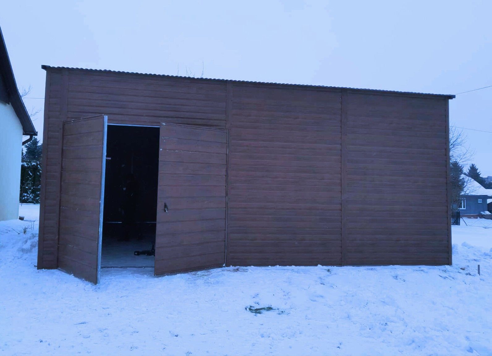 Garaż drewnopodobny schowek na meble narzędzia blaszany hala 8x8m
