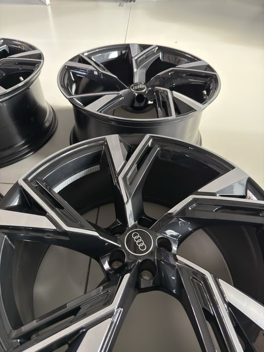 Felgi Audi RS6 22 Jak Nowe Oryginał Polcecam 2024 rok