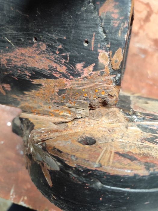 Продам тиски під ремонт