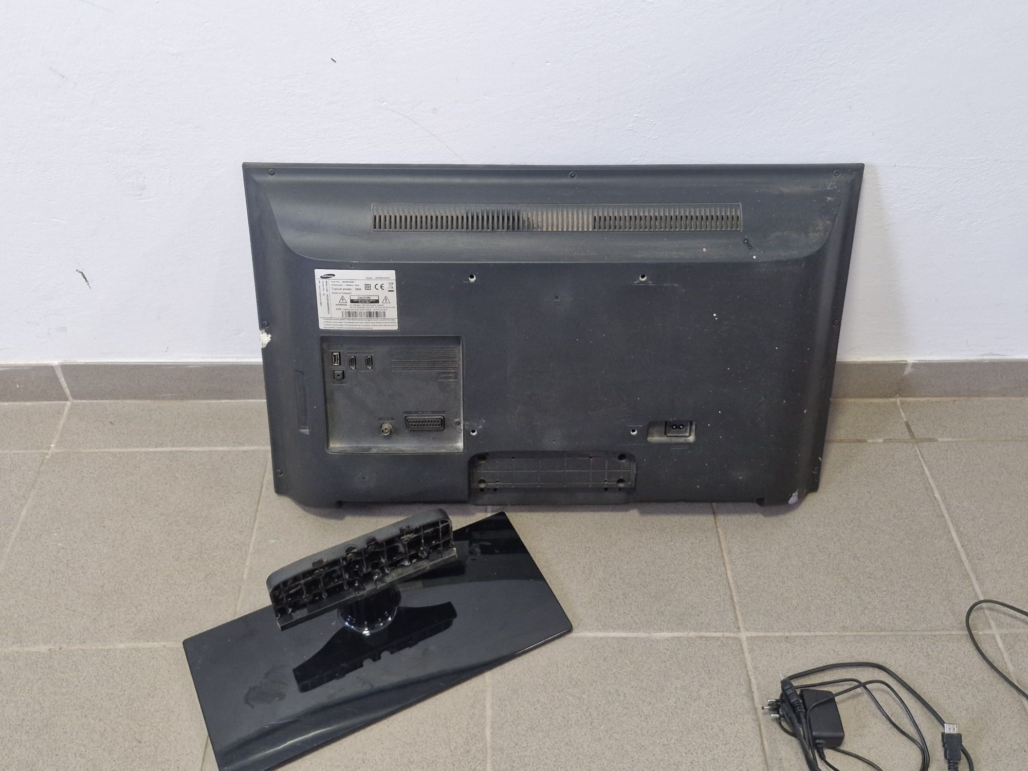 Telewizor Samsung LCD 32 cale, z dekoderem DVB-T2 Ariva T75
