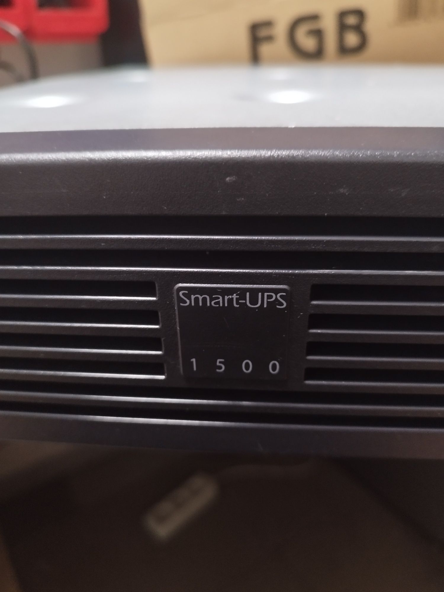 UPS APC 1500VA / 980W RACK pełny sinus