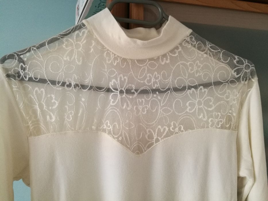 Półgolf bluzeczka z koronką r. S