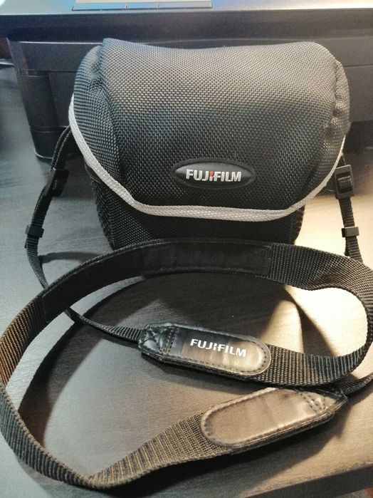 FUJIFILM Finepix S2000HD