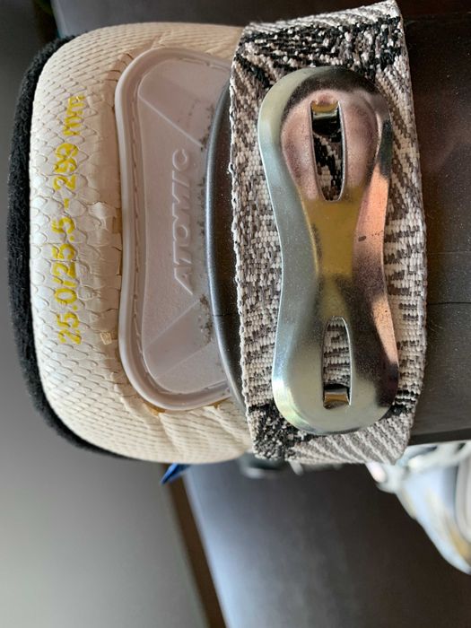 Горнолыжные ботинки Atomic Live Fit 60