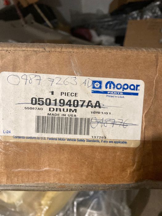 5019407AA тормозной барабан 2шт 00-03 Town Country Voyager Caravan