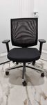 Fotel biurowy Klöber czarny fotel ergonomiczny obrotowy
