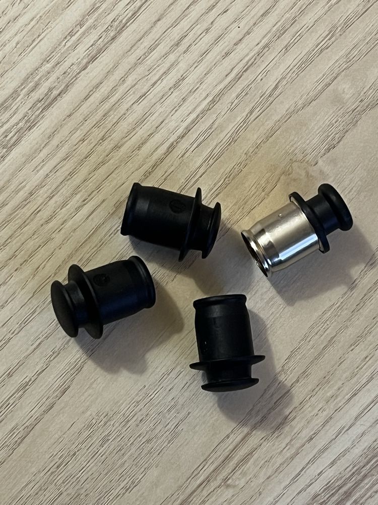 BASEUS Transmiter + ładowarka + lampka i zaślepki gratis