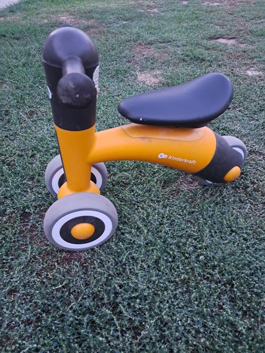 Стильний дитячий беговіл