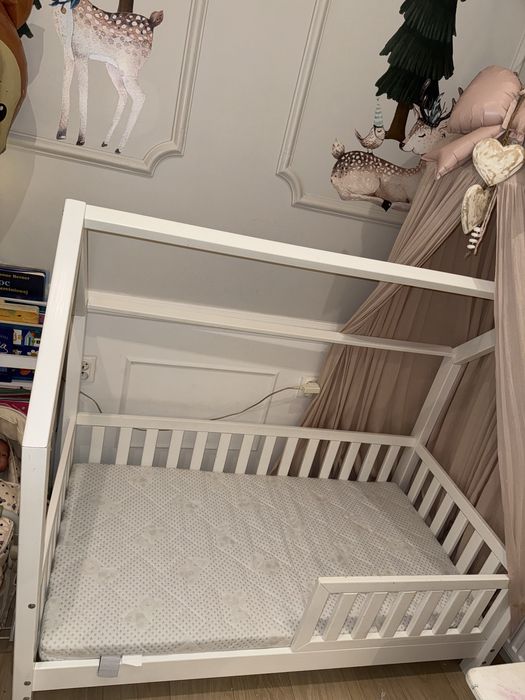 Łóżeczko domek z materacem 70x140