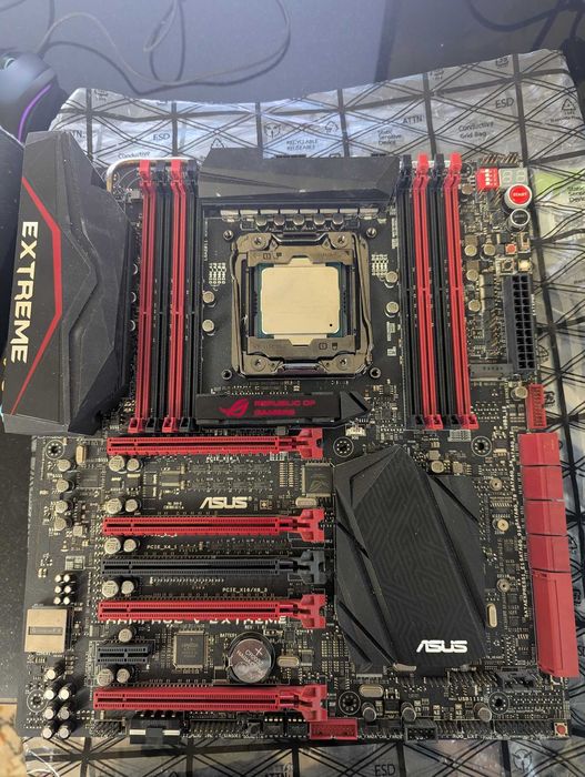 Asus Rampage V Extreme сокет LGA 2011-3 Intel X99
