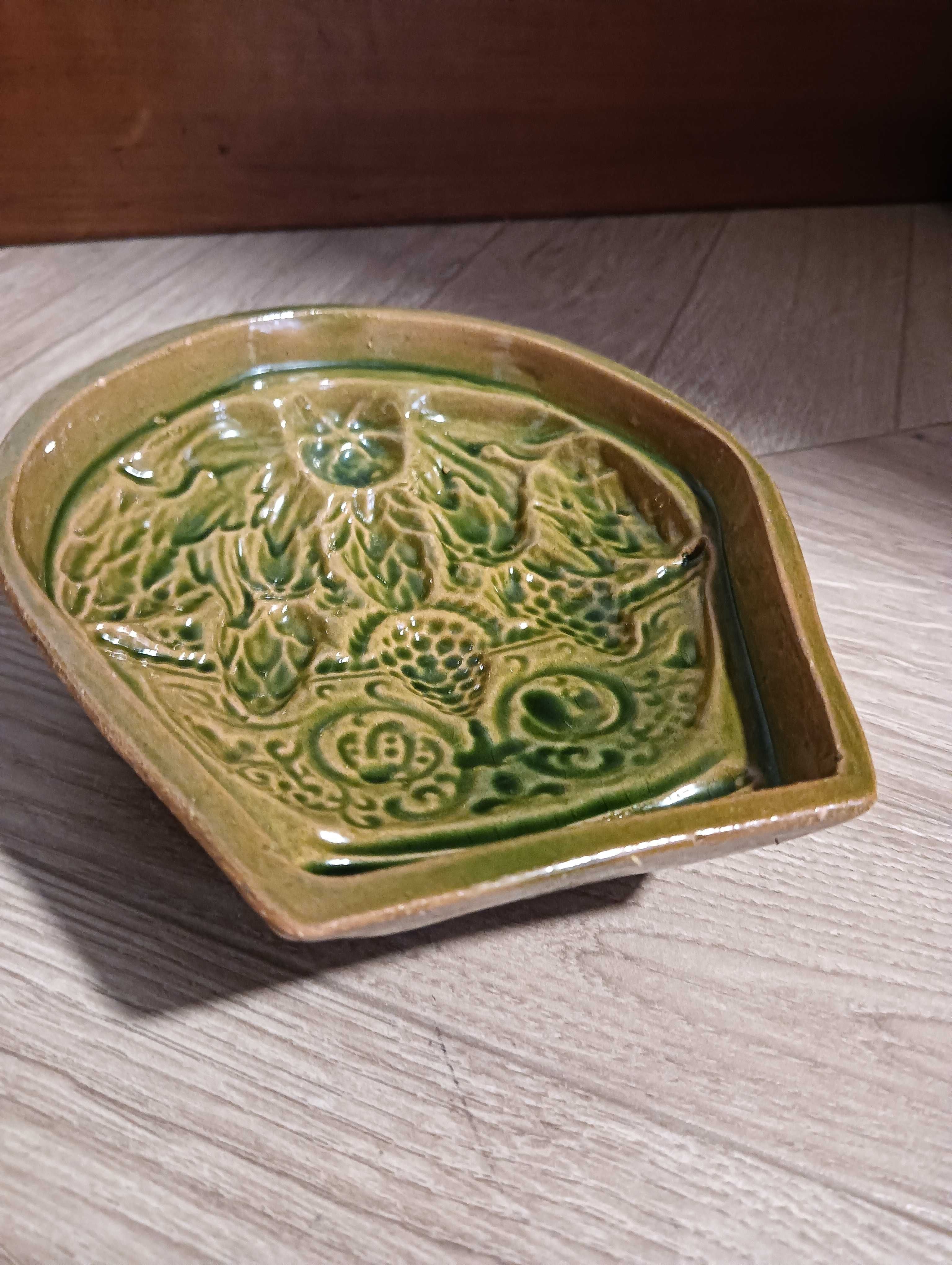 Ceramiczne naczynie do powieszenia na ścianie na pudding