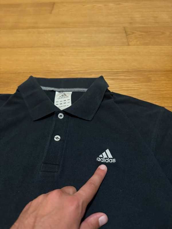 Polo Adidas Preto Vintage Anos 2000 – Tamanho M | Excelente Estado