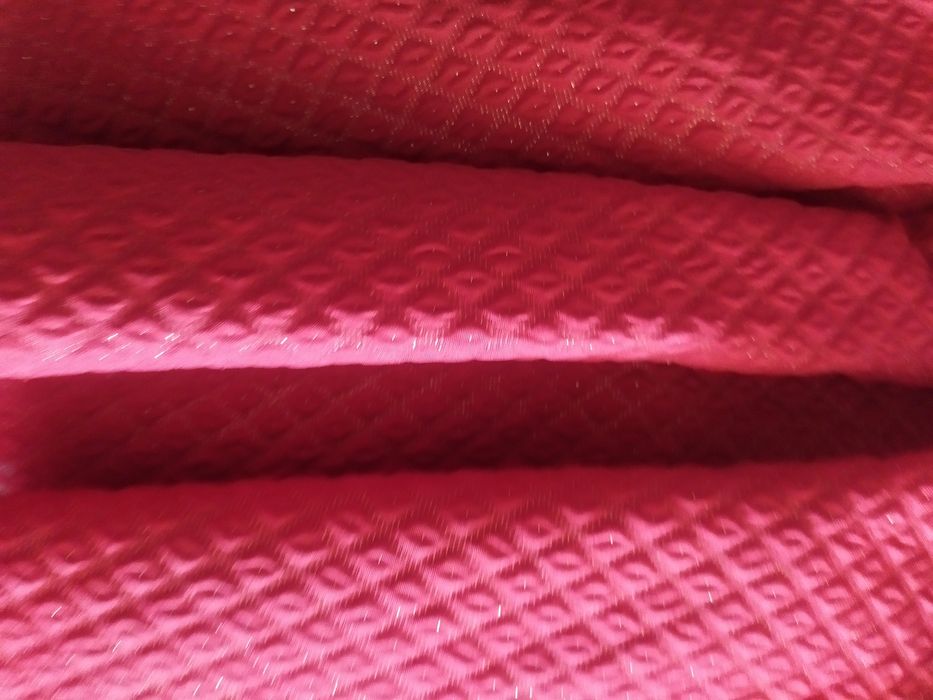 Яскрава  стильна сукня