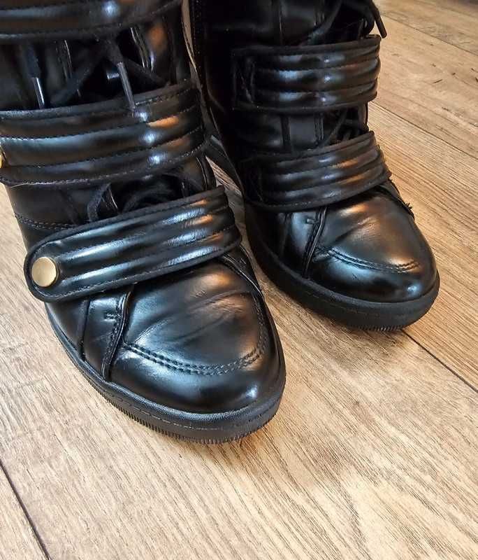 eleganckie sportowe sneakersy na koturnie Aldo 39 kobiece