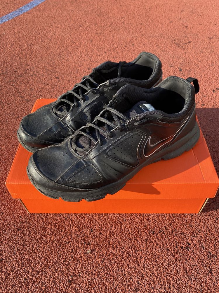 Кроссовки  Nike